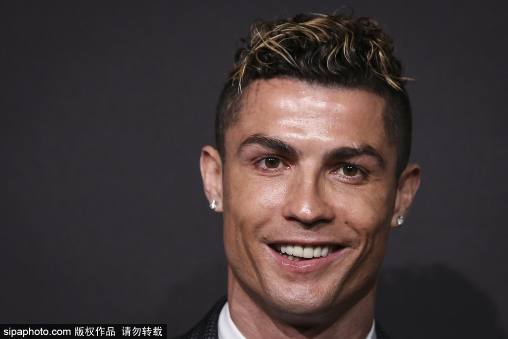 北京市足协贺信：国安用金灿灿的奖杯回应了首都广大球迷的期待（北京市足协发贺信：金杯见证国安兑现京城球迷期待）