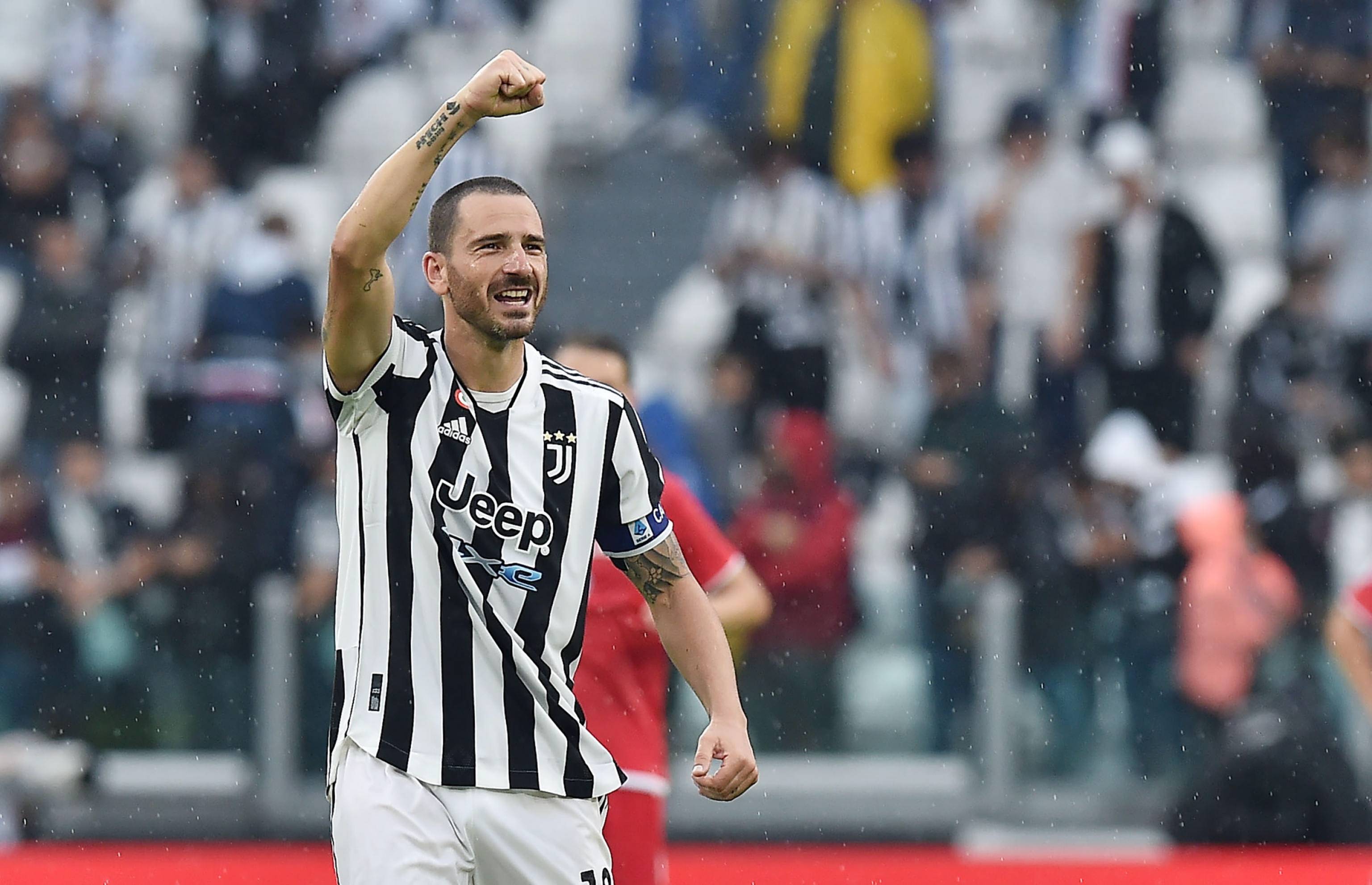 足球报：铁人引进邦本宜裕是庄毅慧眼识珠，明年续约问题不大（足球报：庄毅慧眼促成铁人签下邦本宜裕，明年续约基本无忧）