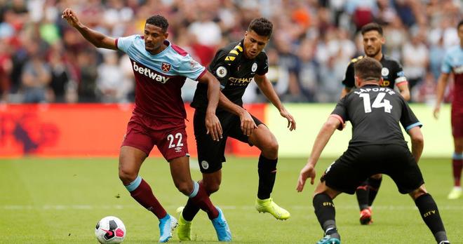 英媒：曼联想分期支付塞梅尼奥转会费，首期接近2000万镑（英媒称曼联拟分期支付塞梅尼奥转会费，首付款接近2000万英镑）