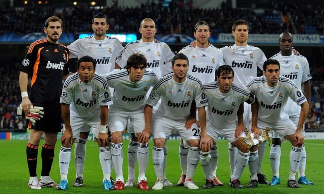 拜仁新战术体系攻守兼备（拜仁战术革新，攻防兼修）