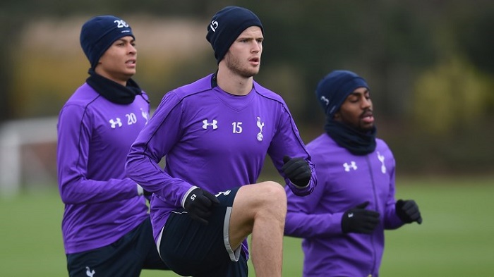 里夫斯：詹姆斯投了那个球人们会骂他该传，传了又说他该投（里夫斯：詹姆斯投就被说该传，传又被说该投）