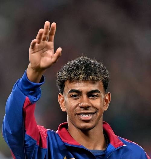 踢球不是拼命跑（踢球讲智慧，不靠拼命跑）