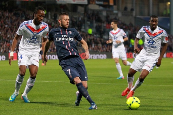 邮报：女足欧冠切尔西vs巴萨因停电被迫中断了五分多钟（邮报：女足欧冠切尔西对阵巴萨因停电暂停超5分钟）