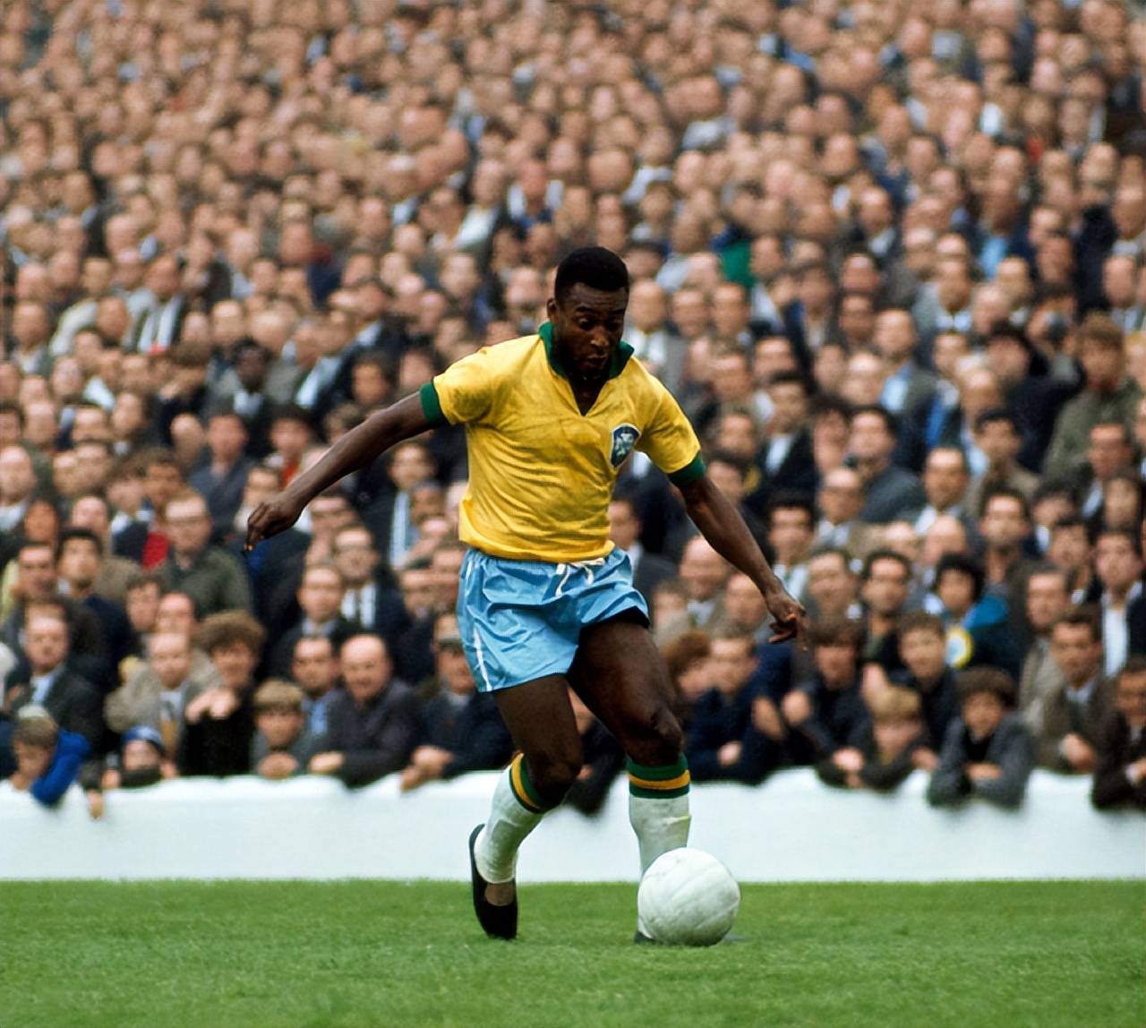 恩里克：杜埃完全准备好了；努诺-门德斯缺席了今天的训练课（恩里克：杜埃已完全就绪，努诺-门德斯缺席今日训练）