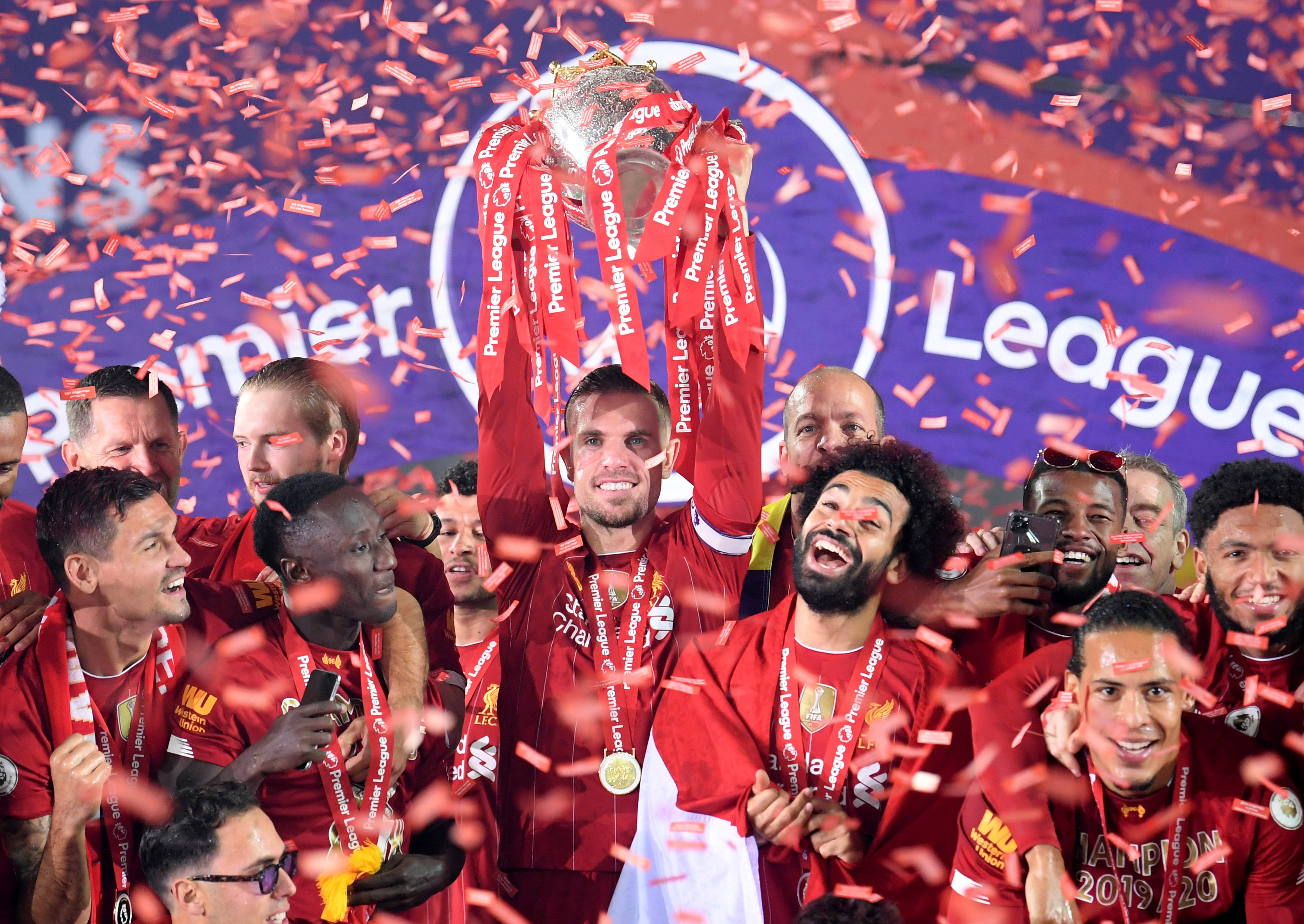 亨利：北伦敦德比球员必须清醒，枪手最不想看到曼城紧追其后（亨利称北伦敦德比需球员保持清醒，阿森纳最不愿见曼城步步紧逼）