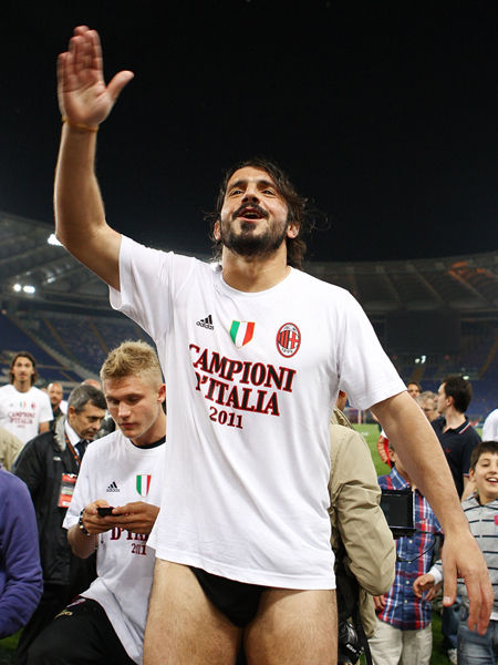 和我视频里说的一样，西班牙本地球迷果然对阿隆索更加包容（正如我在视频里提到的，西班牙本土球迷对阿隆索确实更宽容）