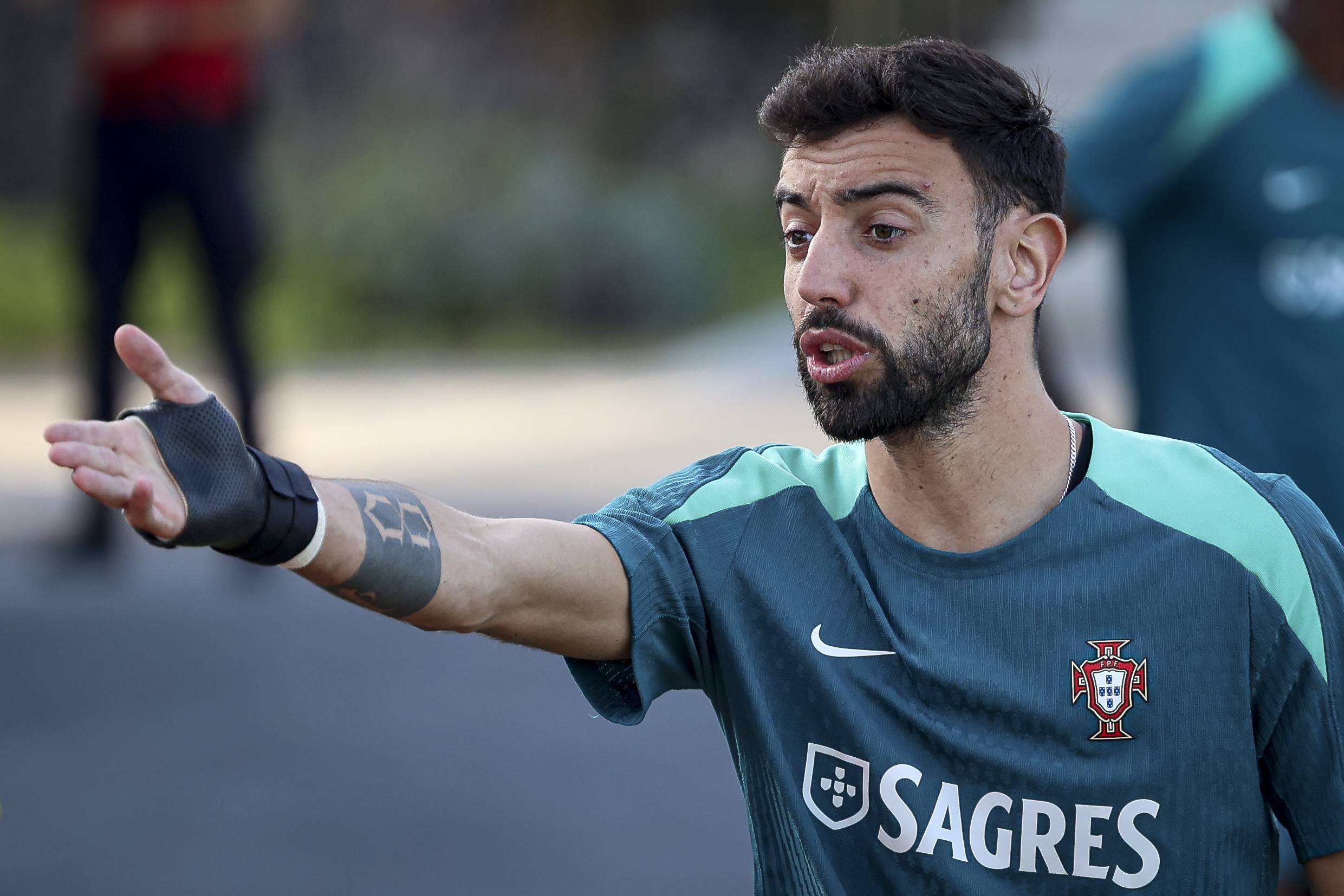 与梅西交换球衣，安哥拉队长弗雷迪：我要将它留给我的孩子们（梅西球衣到手！安哥拉队长弗雷迪称将留给孩子们作纪念）