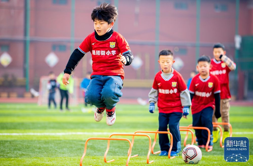 记者：下个月刘祝润就要当爸爸了，孩子会在大连出生（记者：刘祝润下月升级当爸，宝宝将于大连诞生）