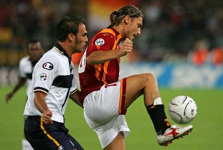 传奇怒喷萨拉赫：耻辱！1年2次开炮，难比梅罗+是利物浦成就了他