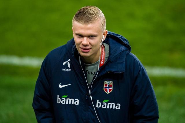 足球中超球队再度更换外援，阵容大洗牌（中超球队再度调整外援，阵容全面重组）