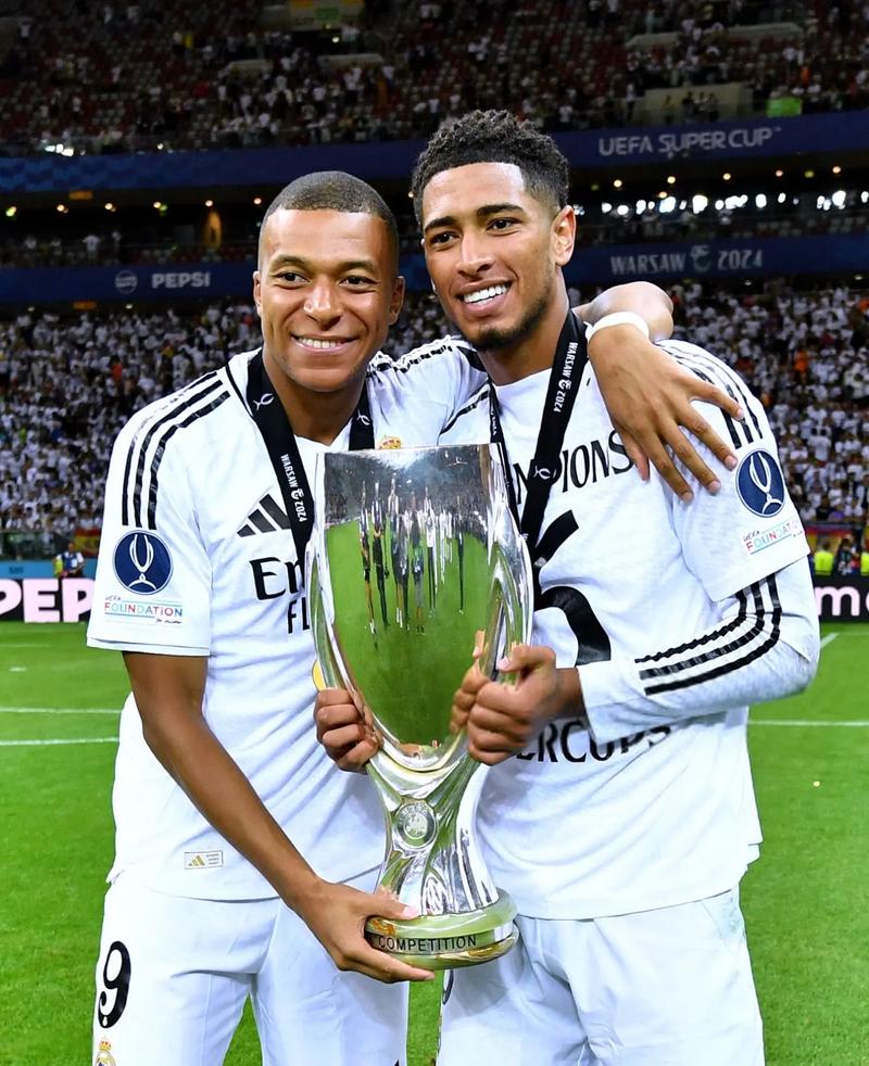 高效！约基奇16投11中砍下准三双，末节连中三分定乾坤（手感火热！约基奇16中11砍准三双，末节连飙三分锁定胜局）