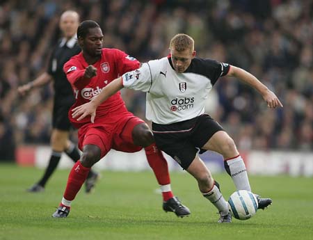 孔帕尼：凯恩和对手的手臂位置几乎一样，这种情况不该判点球（孔帕尼：凯恩与对手手臂位置接近，此类情况不应判点球）