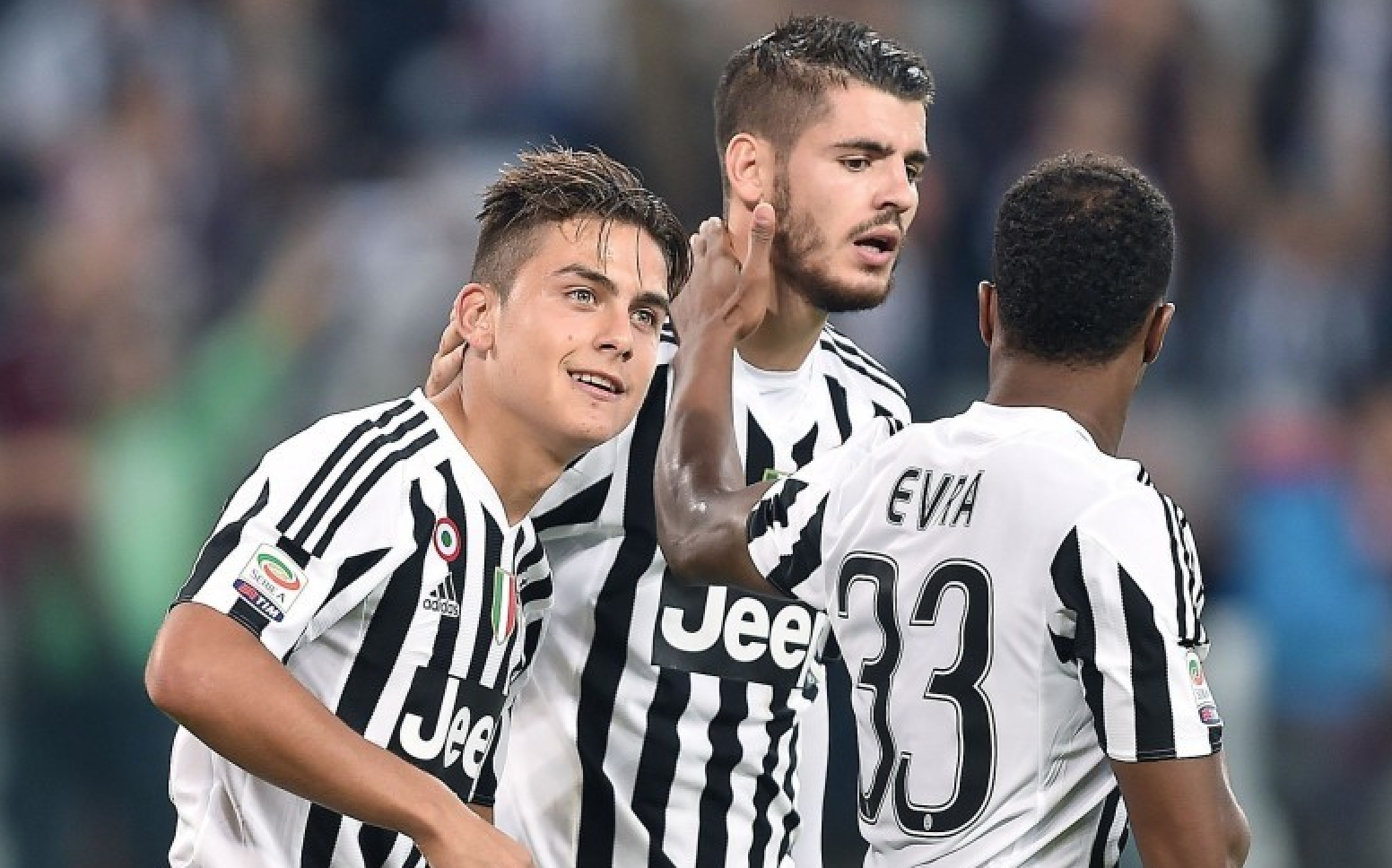 TA：沙特、美职联许多球队有意萨拉赫，但1月买他可行性不大（沙特与美职联多家俱乐部追求萨拉赫，冬窗引进可行性不高）